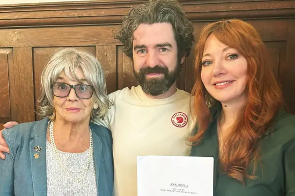 La nueva comedia de situación de la BBC de Diane Morgan prepara la reunión de Motherland y agrega a una actriz legendaria
