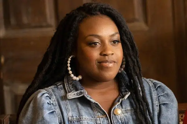 Samantha Pearl stars in Ghosts Christmas special