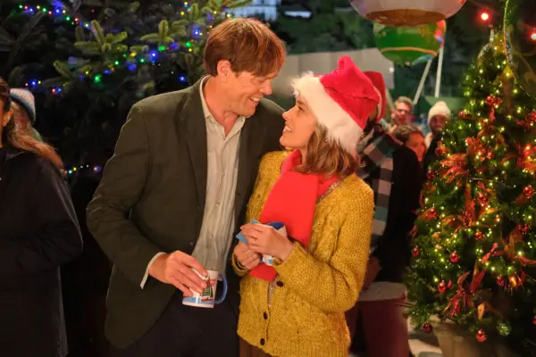 Kris Marshall as Humphrey Goodman and Sally Bretton as Martha Lloyd in the Beyond Paradise Christmas special