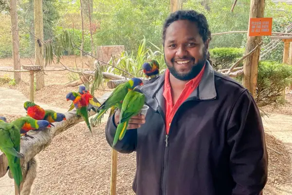 O ex-favorito do Strictly, Hamza Yassin, quer encontrar o amor - e compartilha sua luta contra o racismo