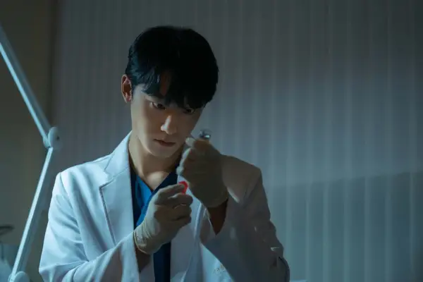 Lee Do-hyun stars in The Glory