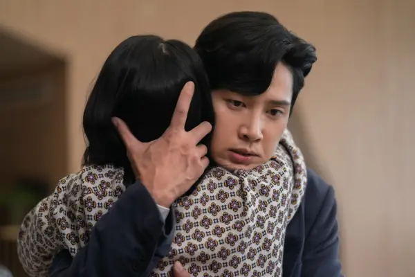 Park Sung-hoon as Jeon Jae-jun in The Glory