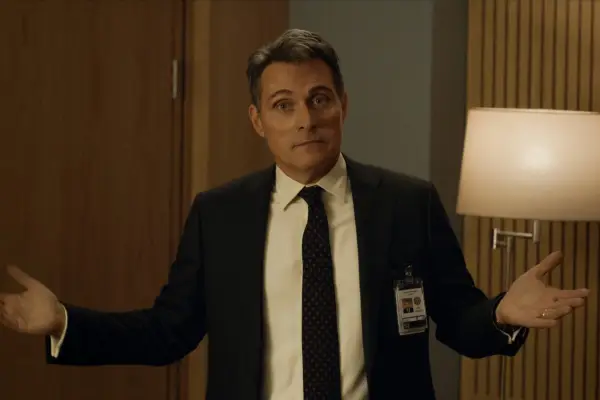 Rufus Sewell as Hal Wyler in The Diplomat.