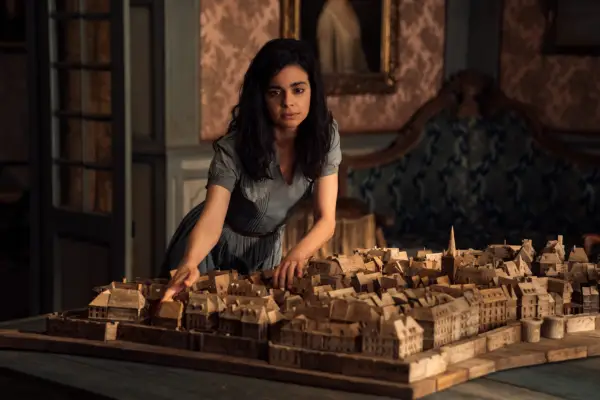 Susipažinkite su filmo „Visa šviesa, kurio nematome“ aktoriais