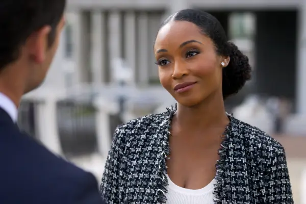 Yaya DaCosta as Andrea Freeman in The Lincoln Lawyer