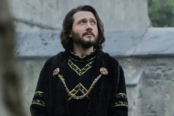 David Oakes plays Earl Godwin