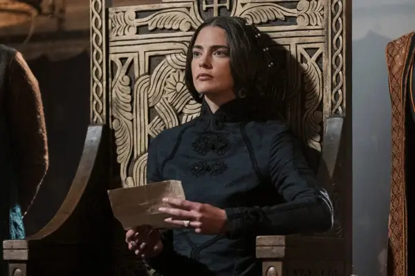 Laura Berlin plays Emma of Normandy