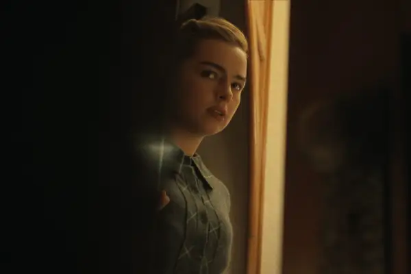 Addison Rae as Evelyn in Monster: The Ed Gein Story.