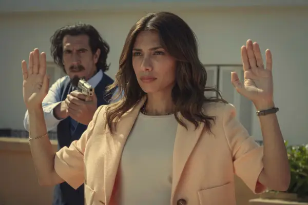 Quem é Evin Ahmad? Conheça Quem é Erin Carter da Netflix? estrela