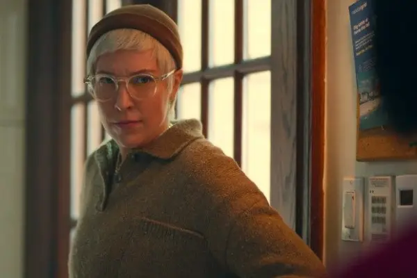 Rebecca Henderson plays Lizzy in Russian Doll