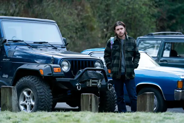 Nick Robinson as Sean in Maid on Netflix