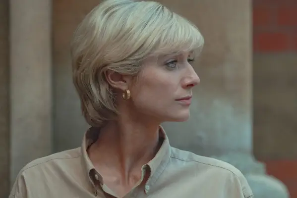 Elizabeth Debicki in side profile as Diana, Princess of Wales in The Crown.