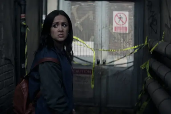 Amy-Leigh Hickman as Nadia Farran in episode 407 of You.