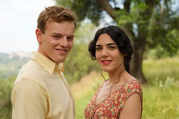 The Durrells - Erifili Kitzoglou as Leslie