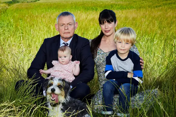 Martin Clunes as Doc Martin and Caroline Catz as Louisa Ellingham in Doc Martin.