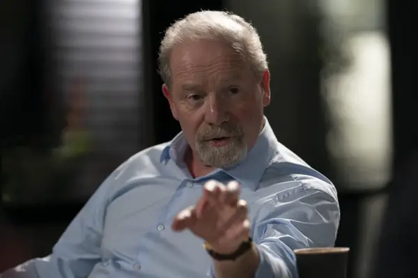 Peter Mullan as Cal Morris in Payback.