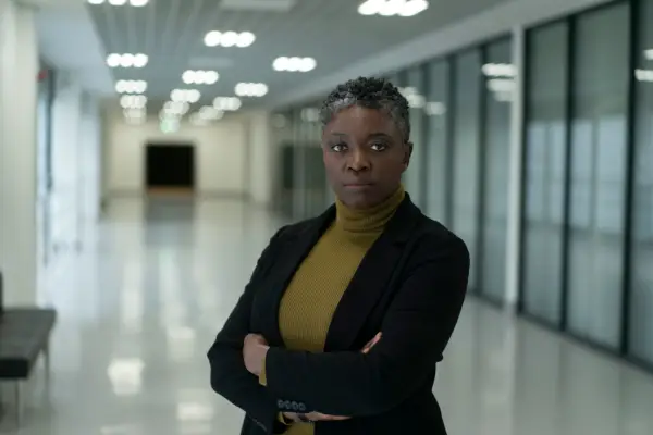 Andi Osho plays DI Jean Royce in Payback