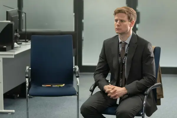 Steven Miller plays DS Rob Livingston in Payback