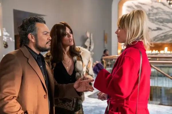 Callie Hernandez and JJ Soria in The Flight Attendant