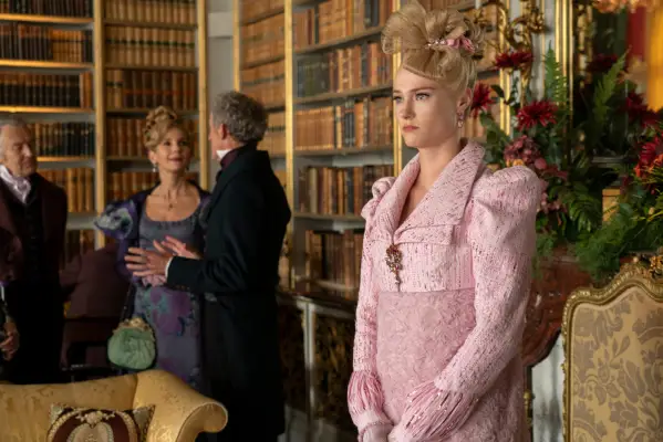 Jessica Madsen as Cressida Cowper standing in a pink gown in episode 304 of Bridgerton.