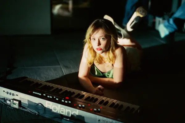 Suzanna Son as Chloe in The Idol.