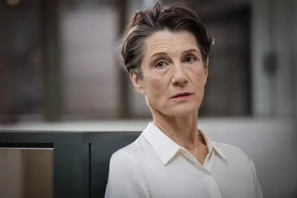 WARNING: Embargoed for publication until 00:00:01 on 04/09/2018 - Programme Name: Black Earth Rising - TX: n/a - Episode: n/a (No. Ep 1) - Picture Shows: *STRICTLY NOT FOR PUBLICATION UNTIL 00:01HRS, TUESDAY 4TH SEPTEMBER, 2018* Eve Ashby (HARRIET WALTER) - (C) Drama Republic - Photographer: Sophie Mutevelian