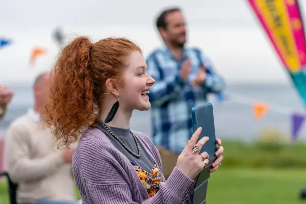 Ellie Lavery as Niamh O