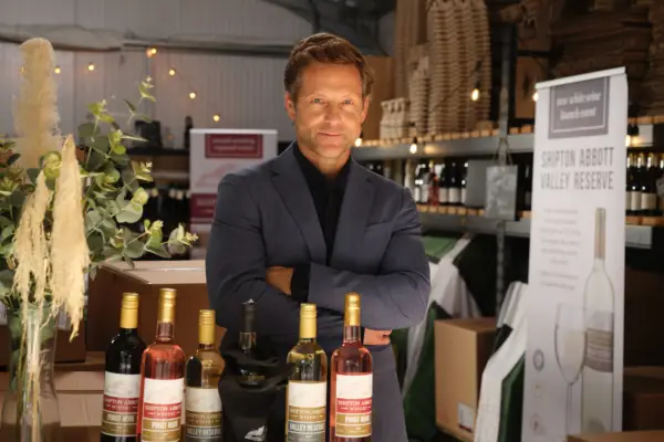 Jamie Bamber plays Archie Hughes