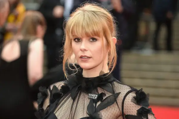 3907-Safe-0689-Ep3 (1)