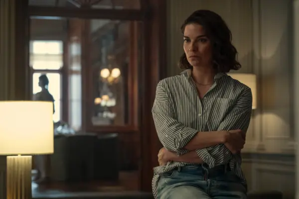 Annie Murphy in Nine Perfect Strangers