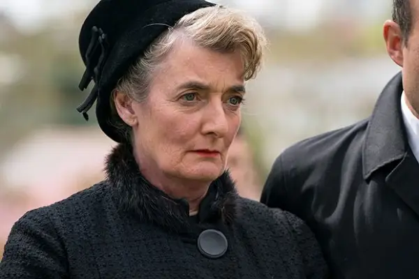Elizabeth Rider plays Gladys Wilson in Mrs Wilson