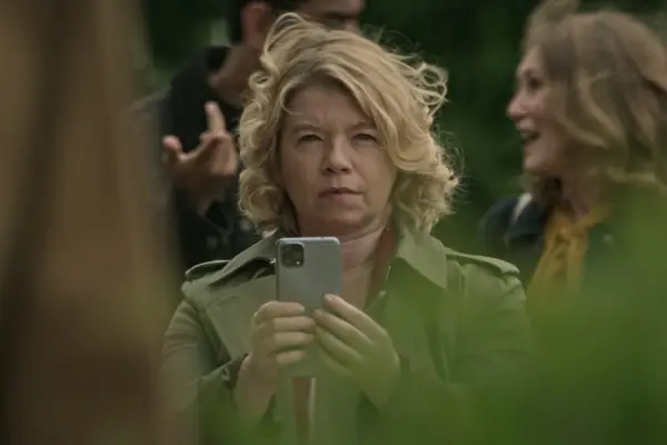 Alison Pargeter as Dawn in episode 406 of You.