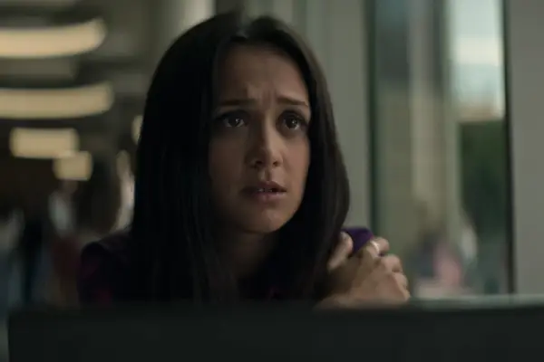 Amy-Leigh Hickman as Nadia Farran in episode 410 of You.