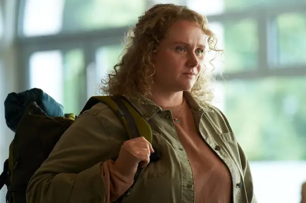 Danielle Macdonald as Helen Chambers in The Tourist 2