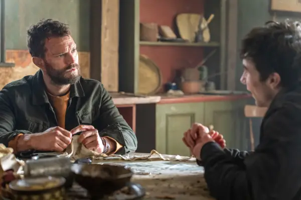 El final de la temporada 2 de Tourist va explicar: Qui és realment el personatge de Jamie Dornan?