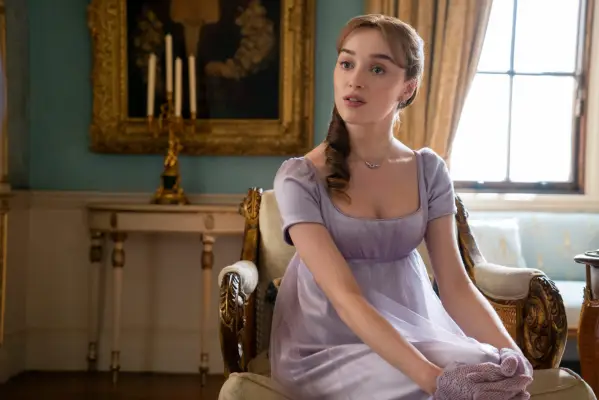 Phoebe Dyvenor as Daphne Basset in episode 203 of Bridgerton