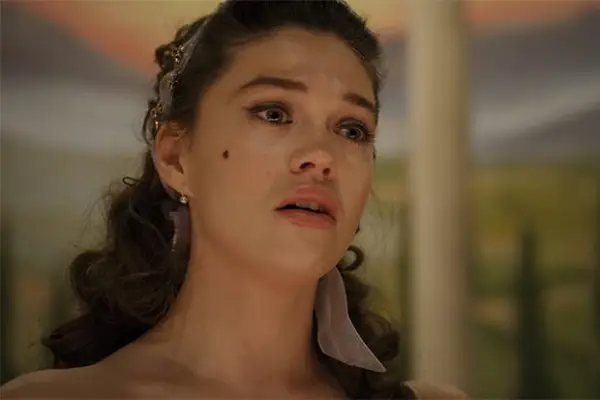 Sabrina Bartlett plays Siena Rosso in Bridgerton