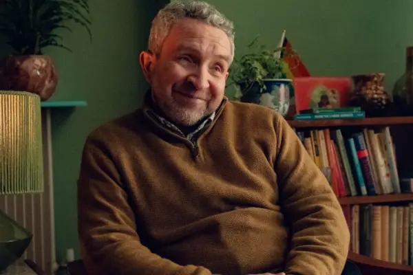 Eddie Marsan as Geoff in Heartstopper season 3.