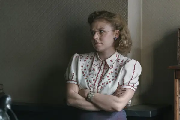 Sally Messham as Bep in A Small Light