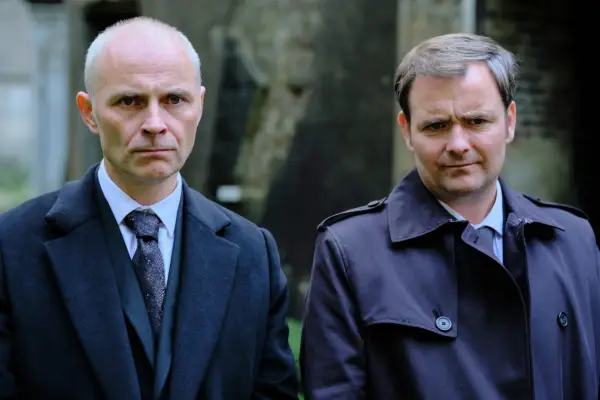 Mark Bonnar as DS Clive Timmons and Neil Maskell as DI Brent Hyatt in Litvinenko.