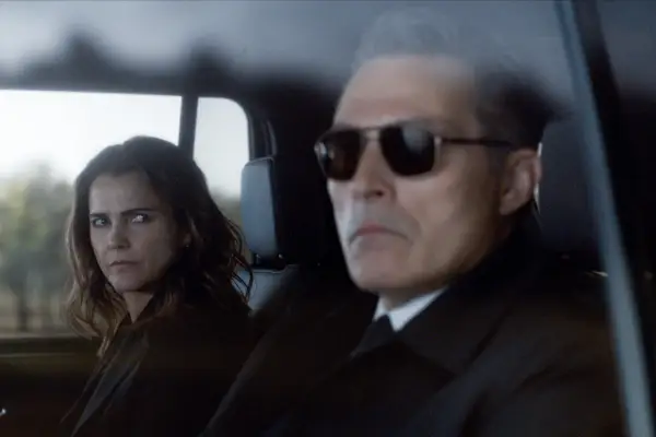 Diplomātu veidotājs un zvaigzne atklāj, cik ilgi tika plānots masveida 3. sezonas 1. sērijas pavērsiens