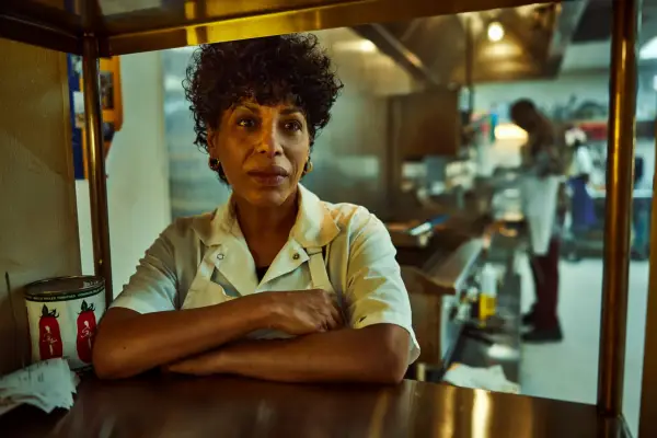 Liza Colon-Zayas as Tina in The Bear.