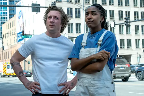 Jeremy Allen White as Carmen Carmy Berzatto and Ayo Edebiri as Sydney Adamu in The Bear