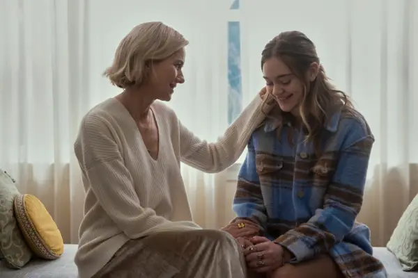 Naomi Watts as Nora Brannock and Isabel Marie Gravitt as Ellie Brannock in The Watcher