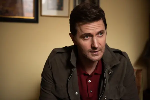 Coneix el repartiment del thriller de Netflix The Stranger