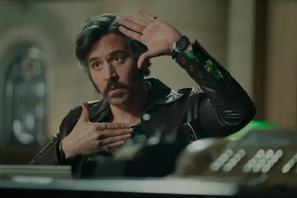 Josh Radnor plays Lonny Flash in Hunters