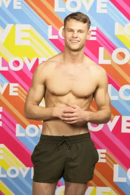 Josh Kempton Love Island