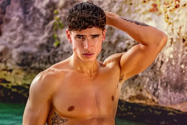 Too Hot to Handle Cam