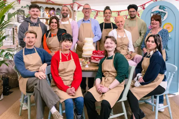 Prue Leith von GBBO verrät, warum sie als „Fettistin“ bezeichnet wurde – indem sie und Paul Hollywood Bäckern die besten Ratschläge geben