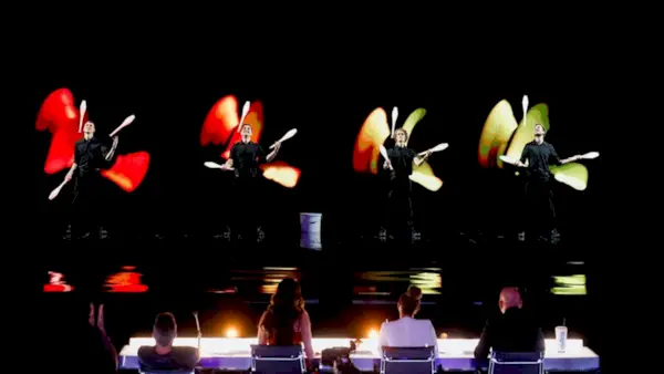 La nuova anteprima di America's Got Talent vede Jonglissimo esibirsi in uno spettacolo di luci di giocoleria